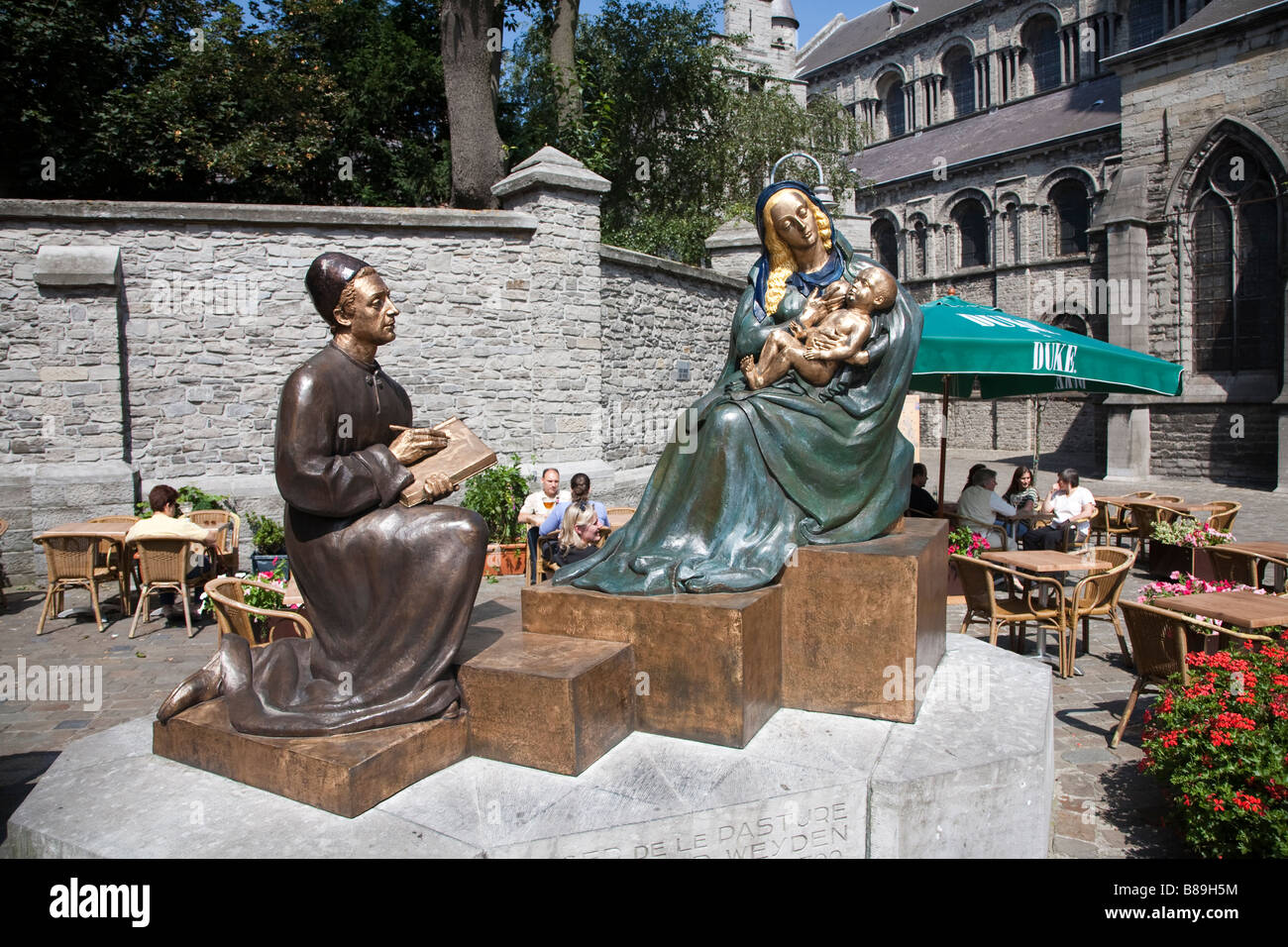 Emaillierte Bronze Statue gewidmet zu Roger de le Pasture aka Van der Weyden Tournai Belgien Stockfoto