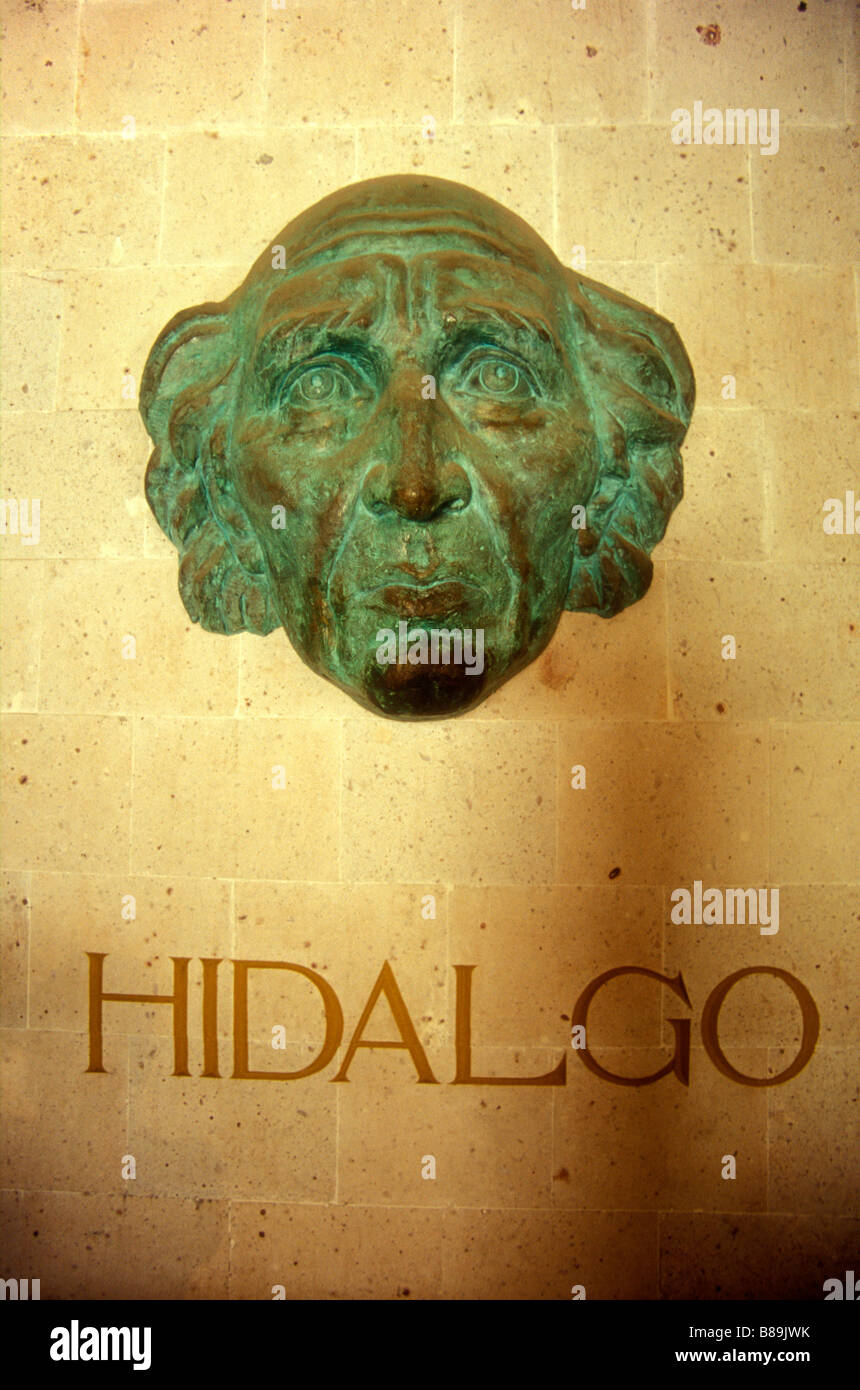 Bronzenen Maske des mexikanischen Unabhängigkeit Führers Miguel Hidalgo in der Alhondiga de Granaditas in die Stadt Guanajuato, Mexiko Stockfoto