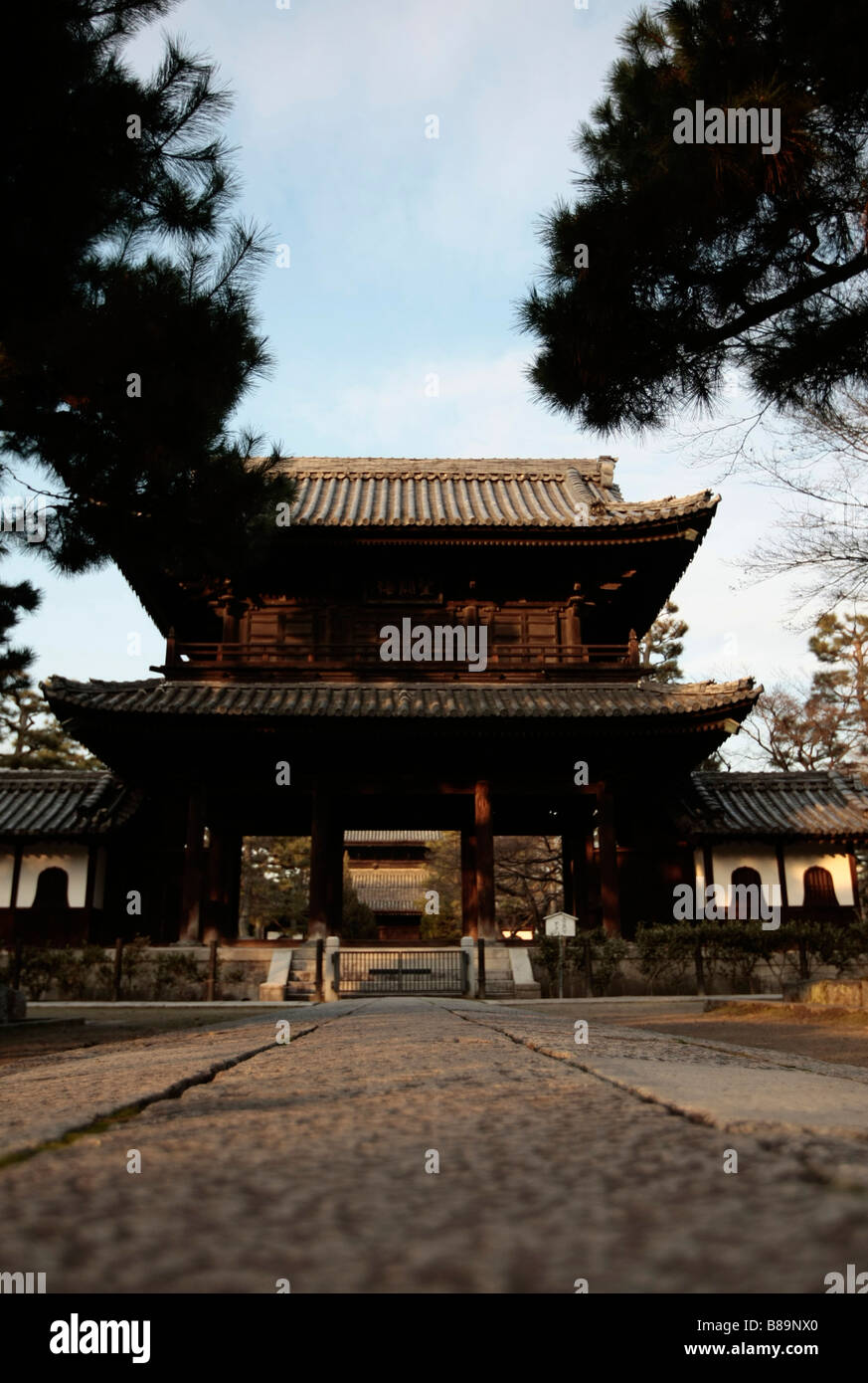 Gesamtansicht eines buddhistischen Tempels in Kyoto, Japan Stockfoto