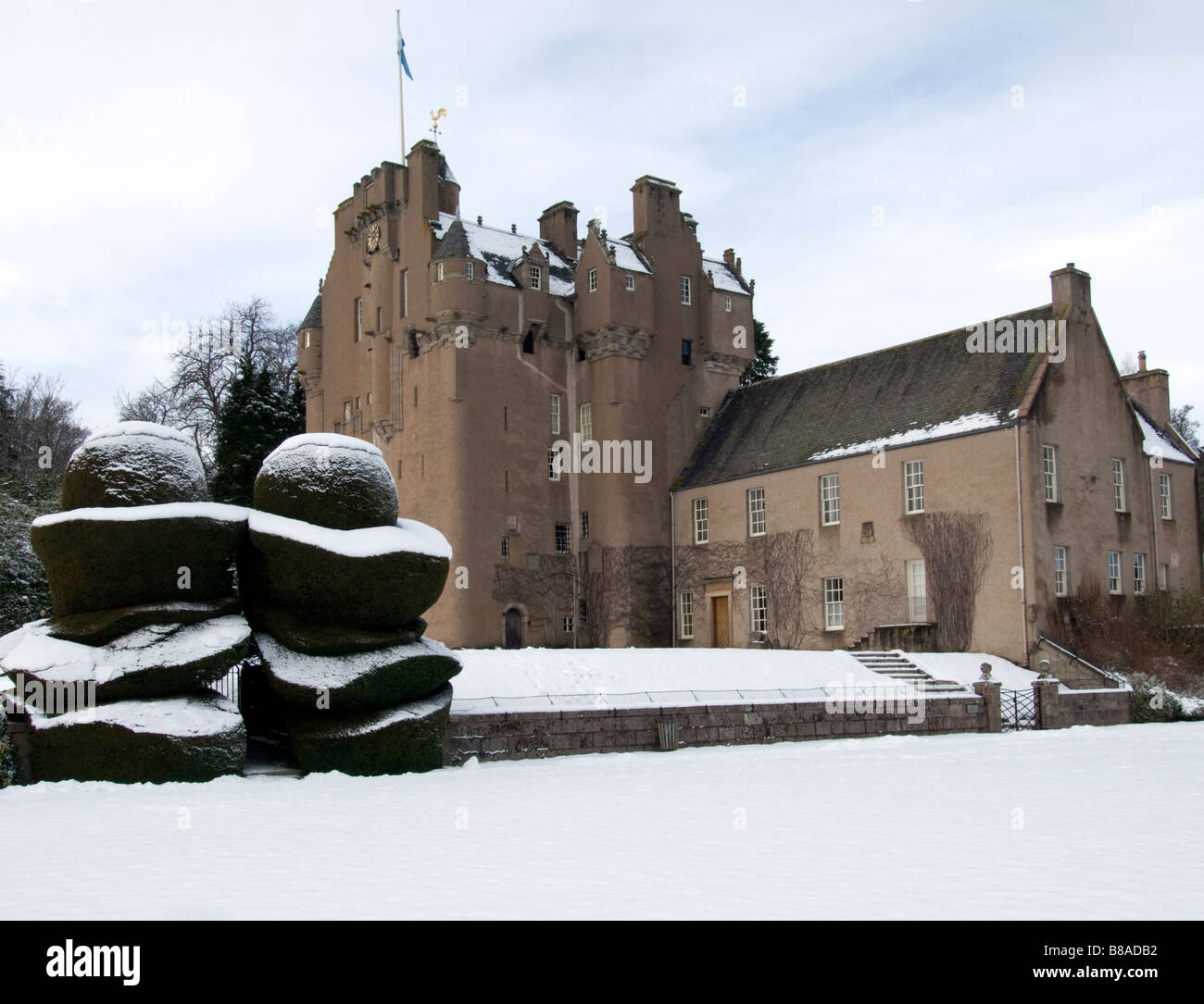 Crathes Castle, Schottland im Schnee Stockfoto