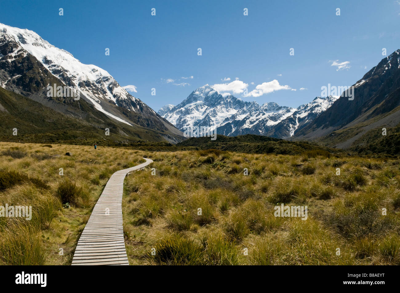 Baordwalk durch das Hooker Valley, Mt. Cook im Hintergrund Stockfoto