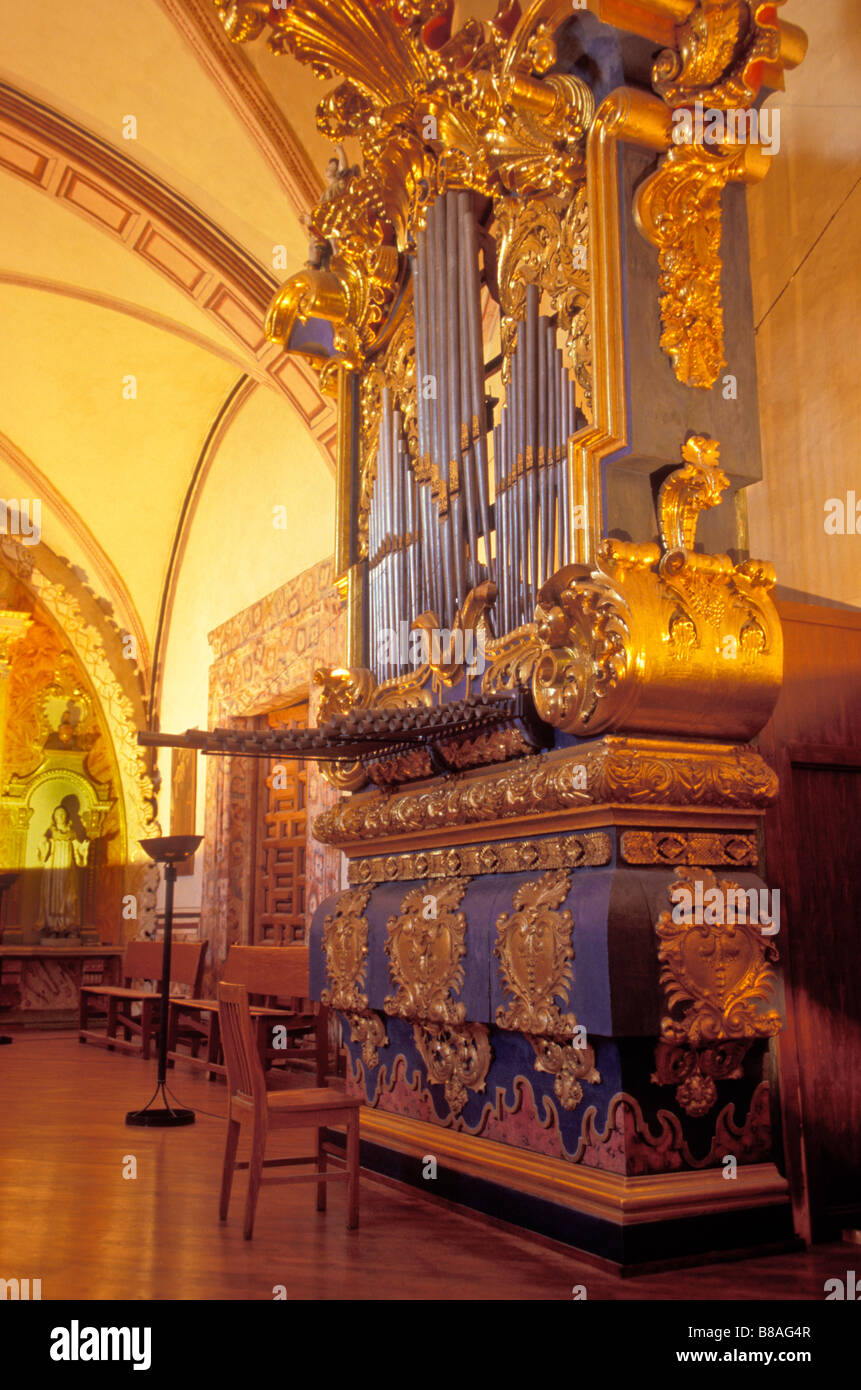 Die Orgel im Inneren der Templo de Santa Rosa de Viterbo.  1752 erbaut, ist der Tempel in Queretaro, Mexiko Stockfoto