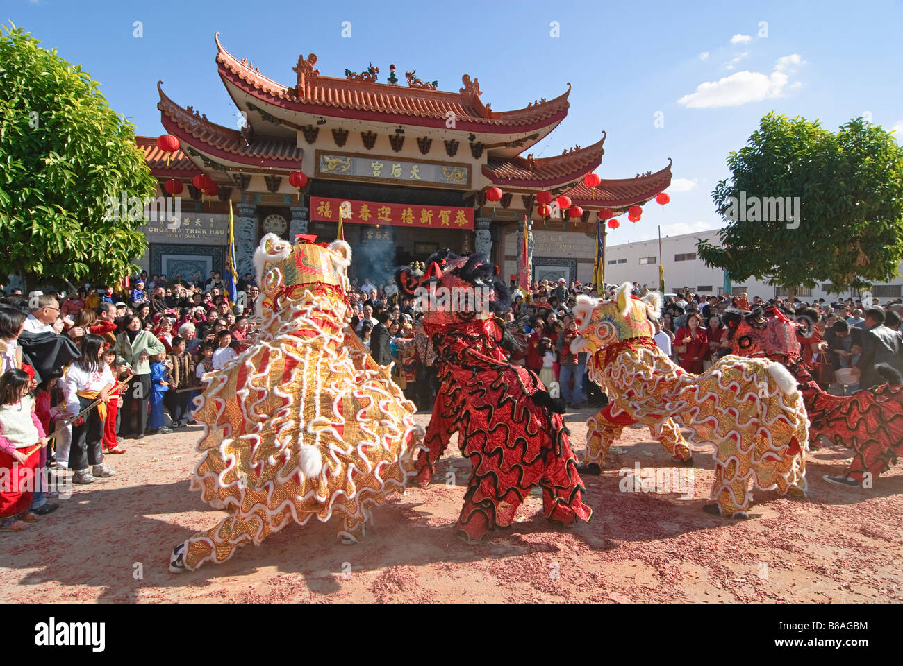 Chinesische Löwen Tänzer während einer Feier. Stockfoto