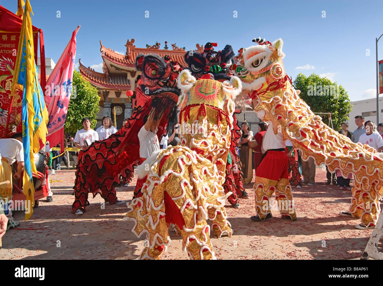 Chinesische Löwen Tänzer während einer Feier. Stockfoto