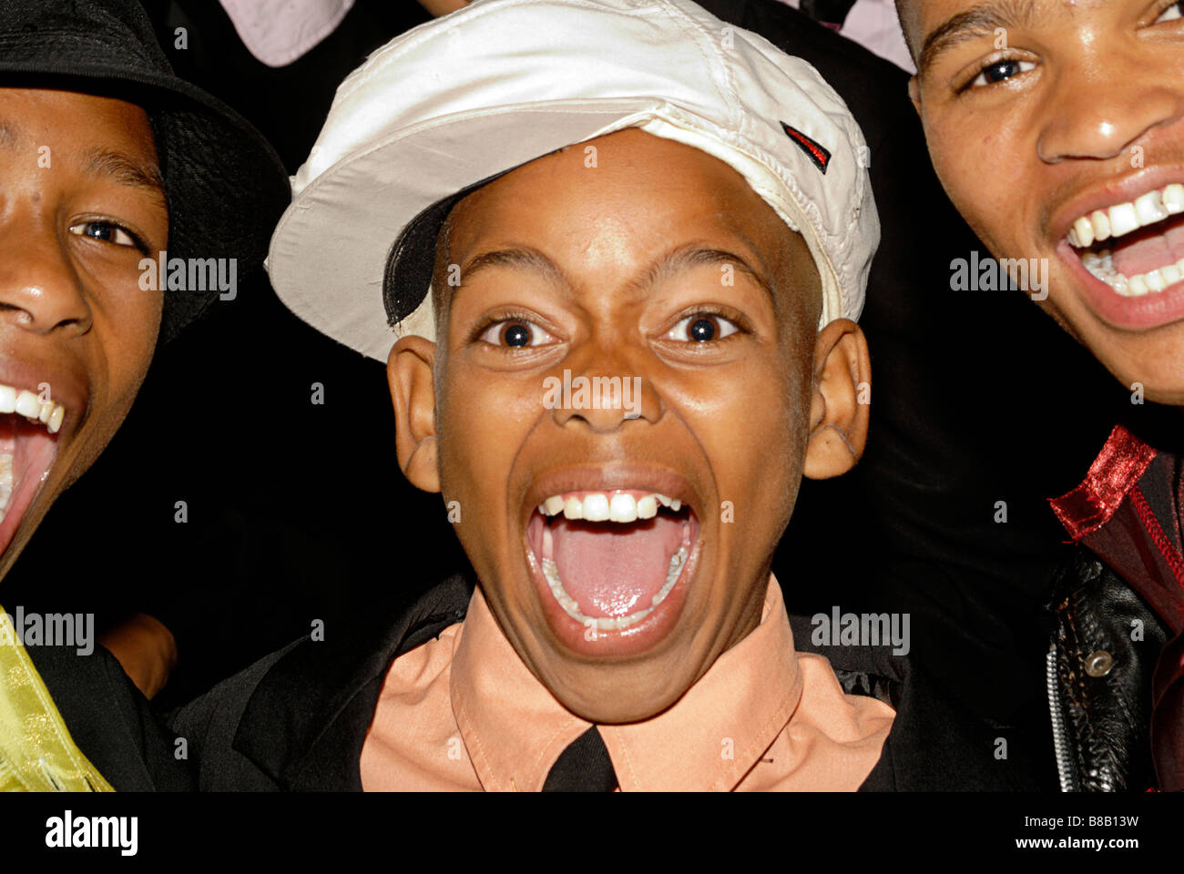 Afrikanische Note 6 Schüler feiern Abschluss Stockfoto