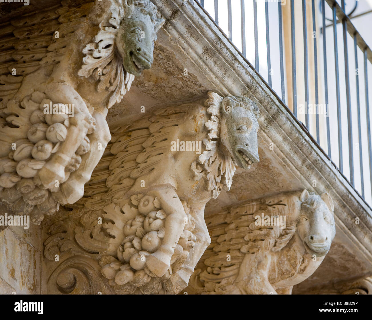Schaf-Balkon unterstützt Lecce-Apulien-Italien Stockfoto
