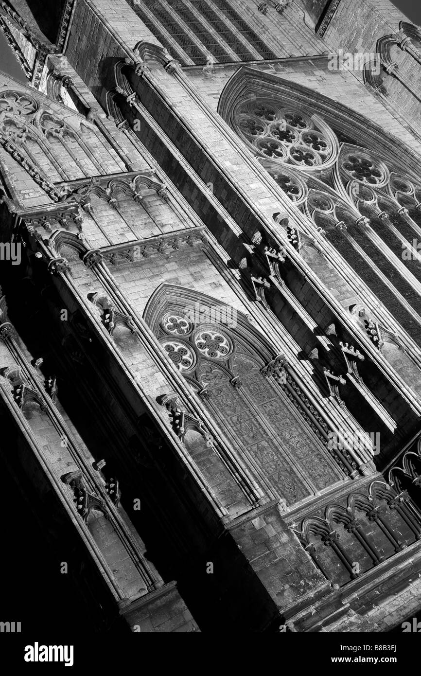 Kathedrale von Lincoln in der Nacht, England. Schwarz / weiß Stockfoto