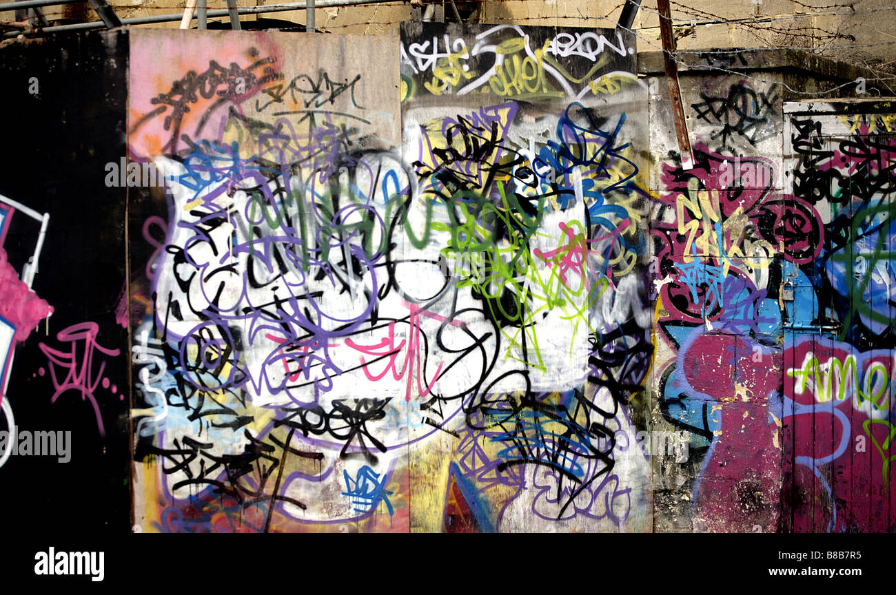 Farbe Landschaft Bild von Graffiti auf der Berliner Mauer in Deutschland. Stockfoto