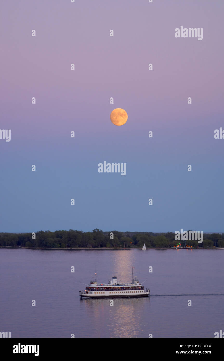 Moon Rise Toronto Island Ferry Lake Ontario, TorontoOntario Stockfoto