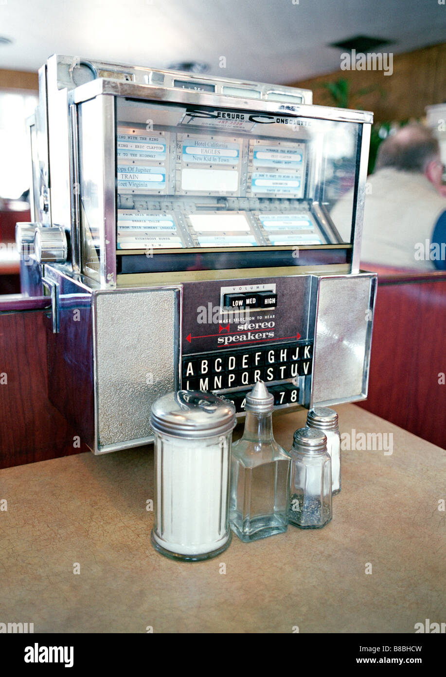 Vintage Tisch Jukebox einem alten Diner Stockfotografie Alamy