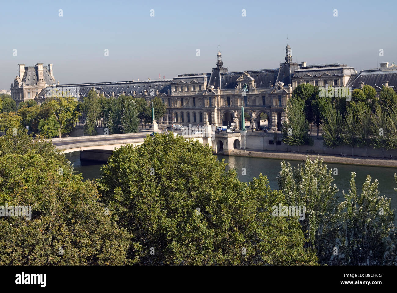 Architektur-Fassade des Museum du Louvre in Paris Frankreich Stockfoto