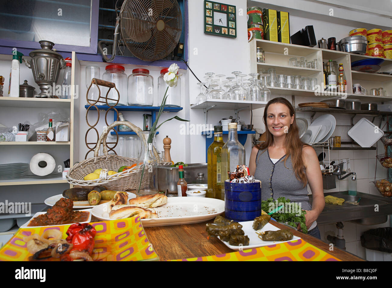 Cafe Küche Arbeiter Stockfoto
