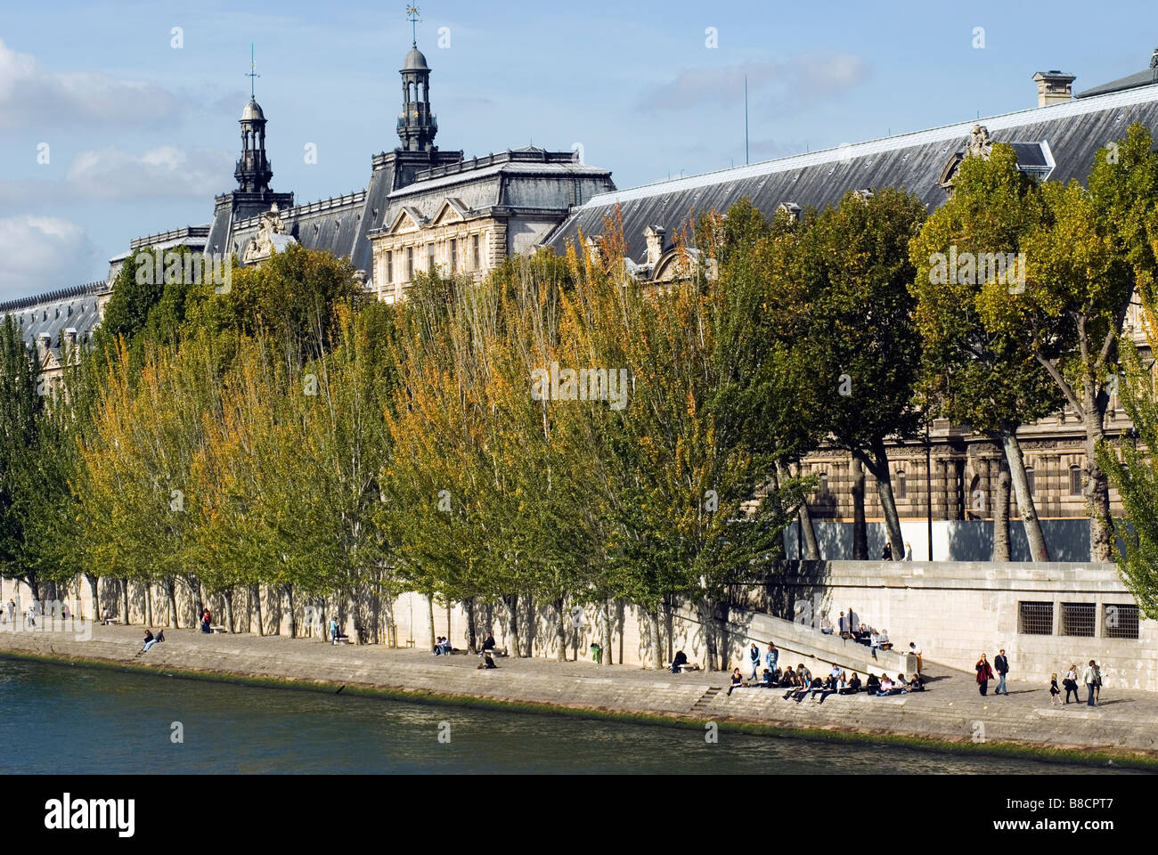 Le Louvre la Seine eine Paris-Frankreich Stockfoto