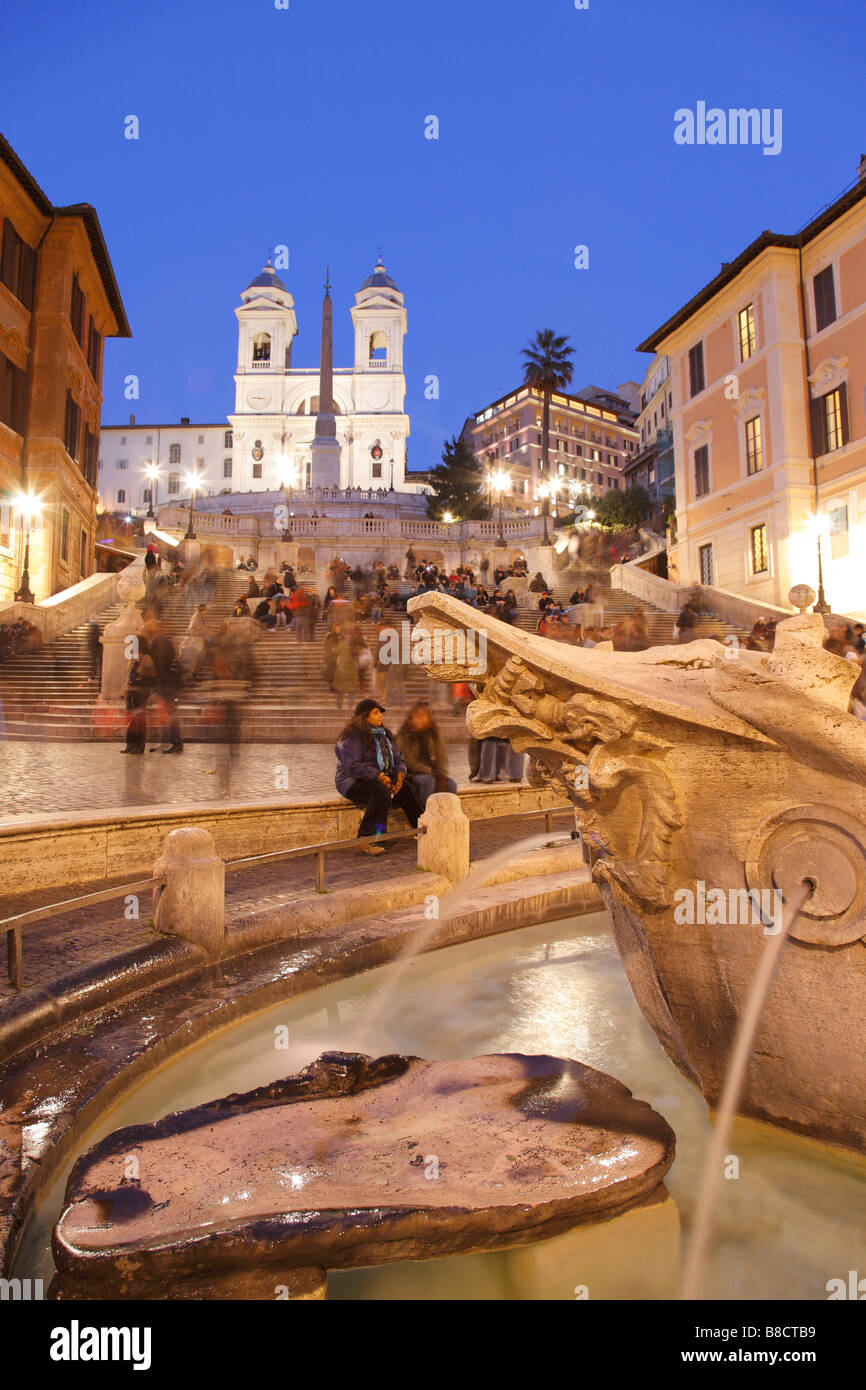 Spanische Treppe bei Nacht, Piazza de Spagna, Trinita dei Monti Kirche, Rom, Italien Stockfoto