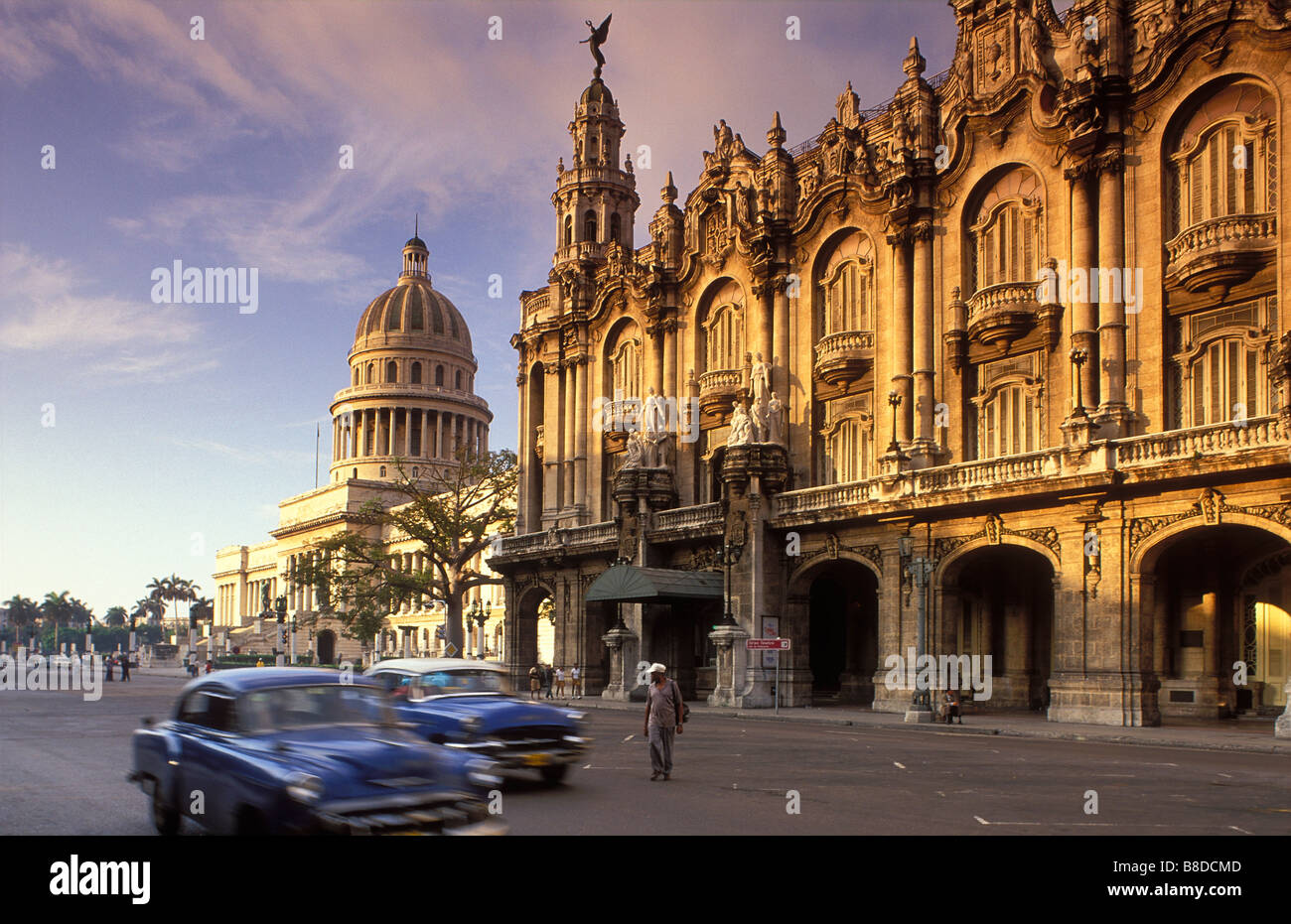 alte Autos Gran Teatro & Capitolio, Habana Vieja, Havanna, Kuba Stockfoto