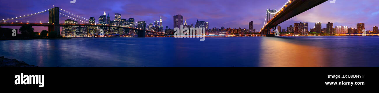 Panorama von New York City bei Nacht Stockfoto