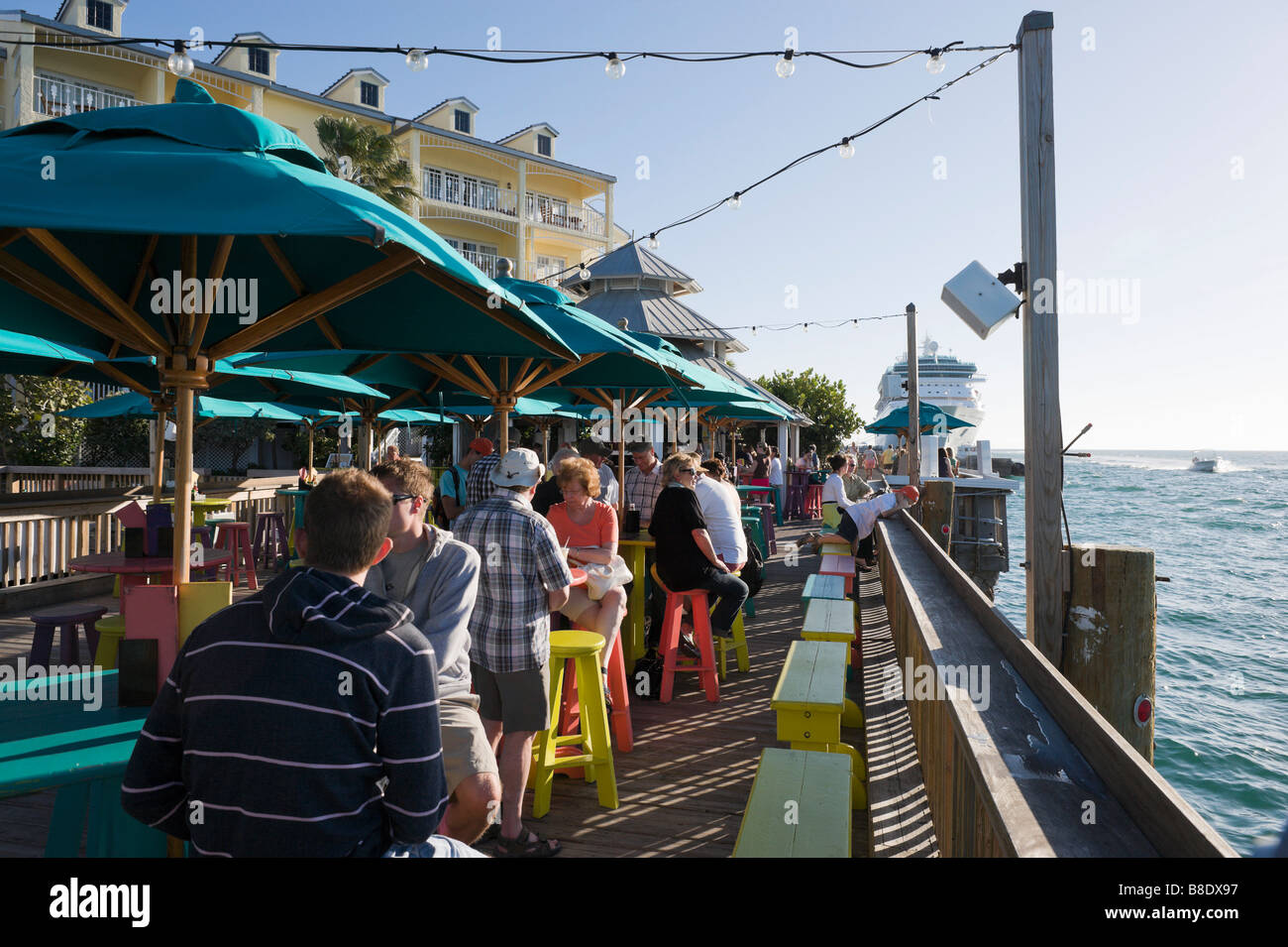 Sunset Pier Bar und Restaurant in den späten Nachmittag, Ocean Key Resort, Old Town, Key West, Florida Keys, USA Stockfoto
