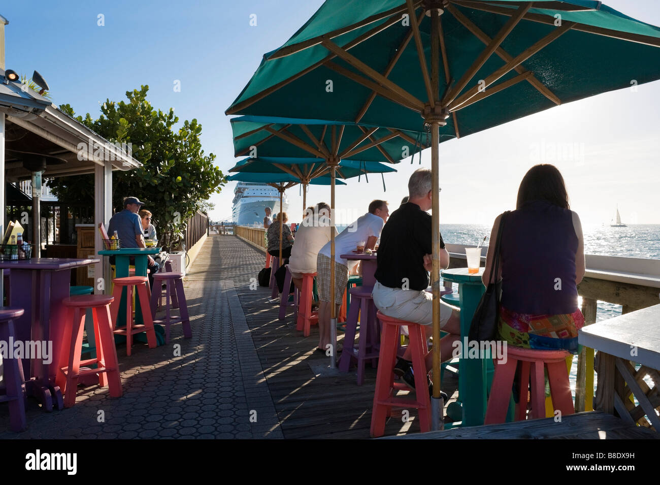 Sunset Pier Bar und Restaurant in den späten Nachmittag, Ocean Key Resort, Old Town, Key West, Florida Keys, USA Stockfoto