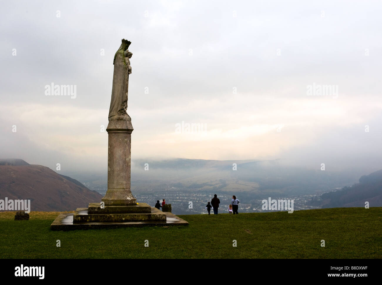 Die Statue Unserer Lieben Frau von Penrhys im Rhondda Valley in Wales. Stockfoto