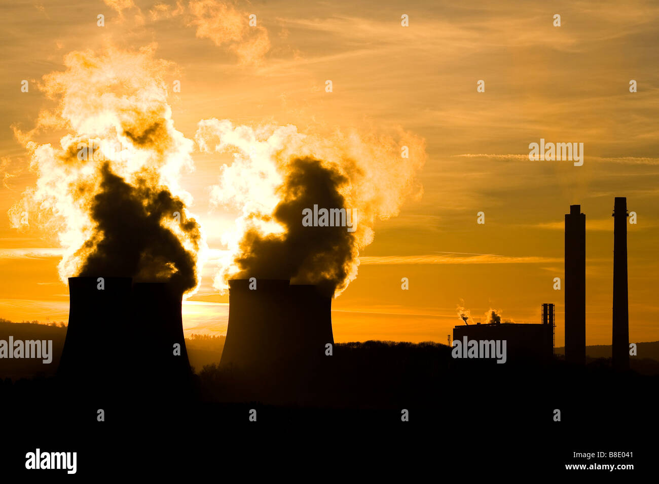 Kraftwerk Ommitting Verschmutzung Stockfoto