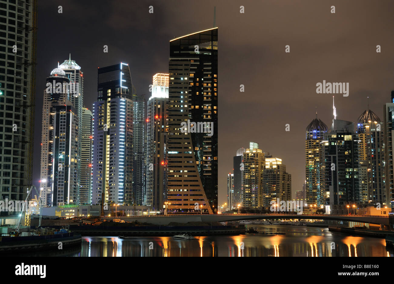 Dubai Marina bei Nacht, Vereinigte Arabische Emirate Stockfoto