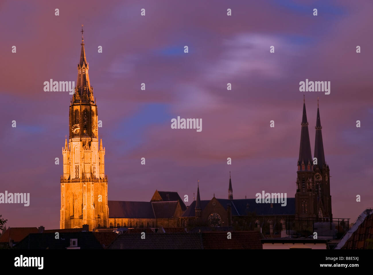 Kirche, Turm und Dom Nieuwe Kerk und Maria van Jessekerk aus Westvest 36c Delft Zuid Holland Niederlande Stockfoto