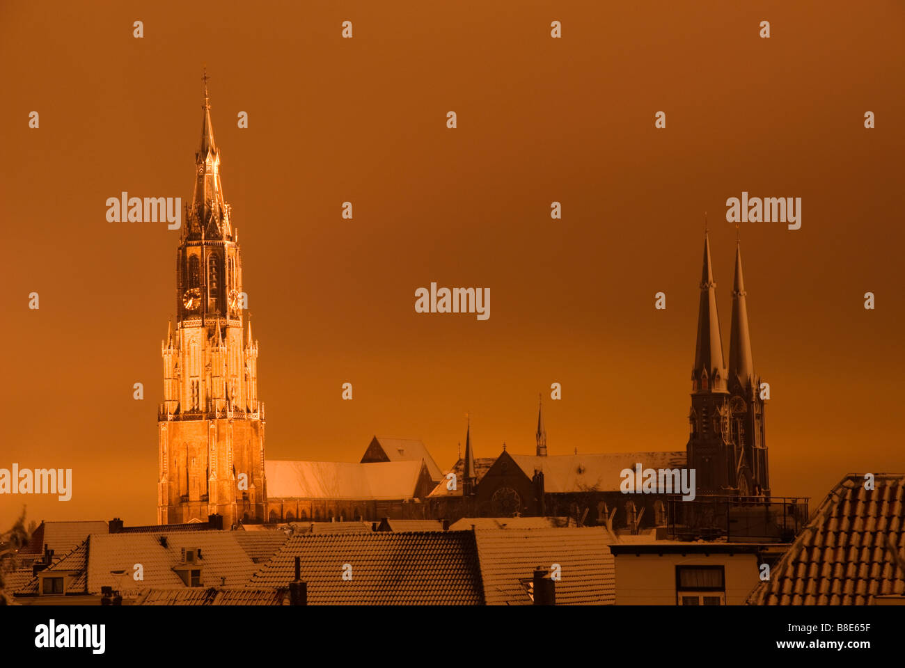 Kirche, Turm und Dom Nieuwe Kerk und Maria van Jessekerk aus Westvest 36c Delft Zuid Holland Niederlande Stockfoto