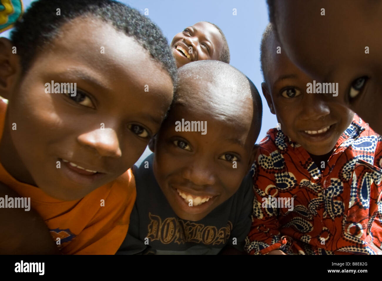 Senegalesische Boys in Dakar Westafrika Stockfoto