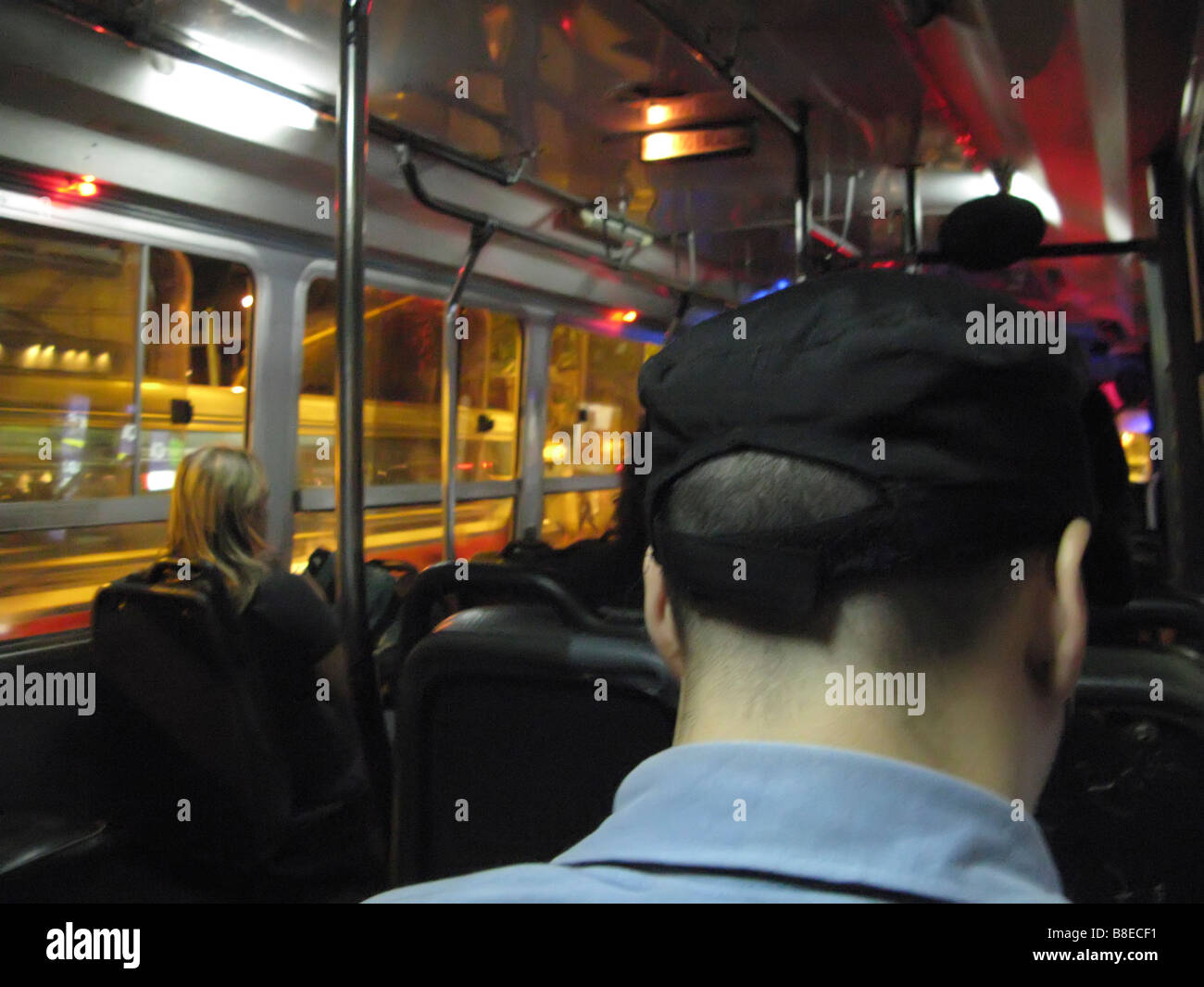 auf dem bus Stockfoto