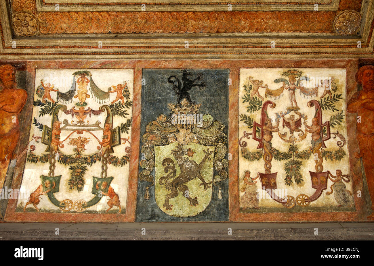 Wappen in den inneren Teil der Schweizer Tor Portal, Hofburg Imperial Palace, Wien, Österreich Stockfoto