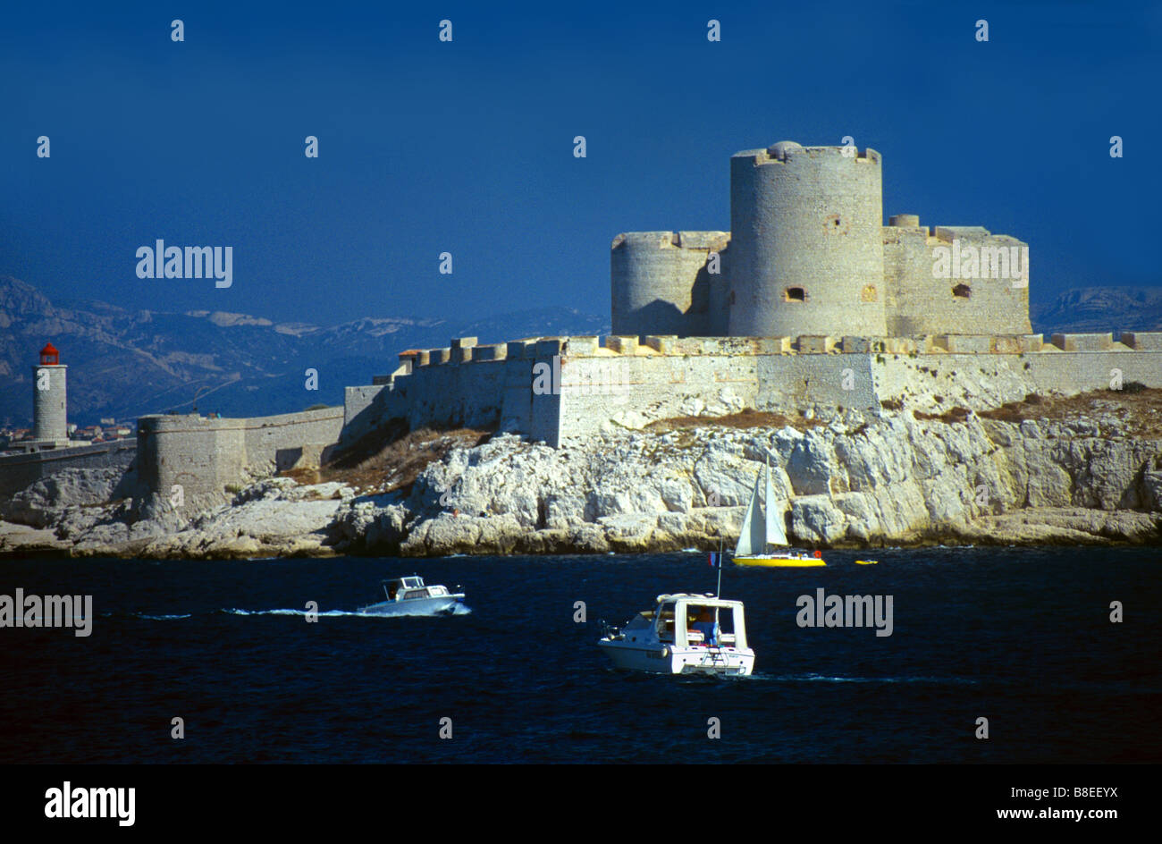 Mittelalterlichen Château d oder wenn Schloss (c16th), Loc. für Alexander Dumas Graf von Monte Cristo & Boote, Bucht von Marseille, Frankreich Stockfoto