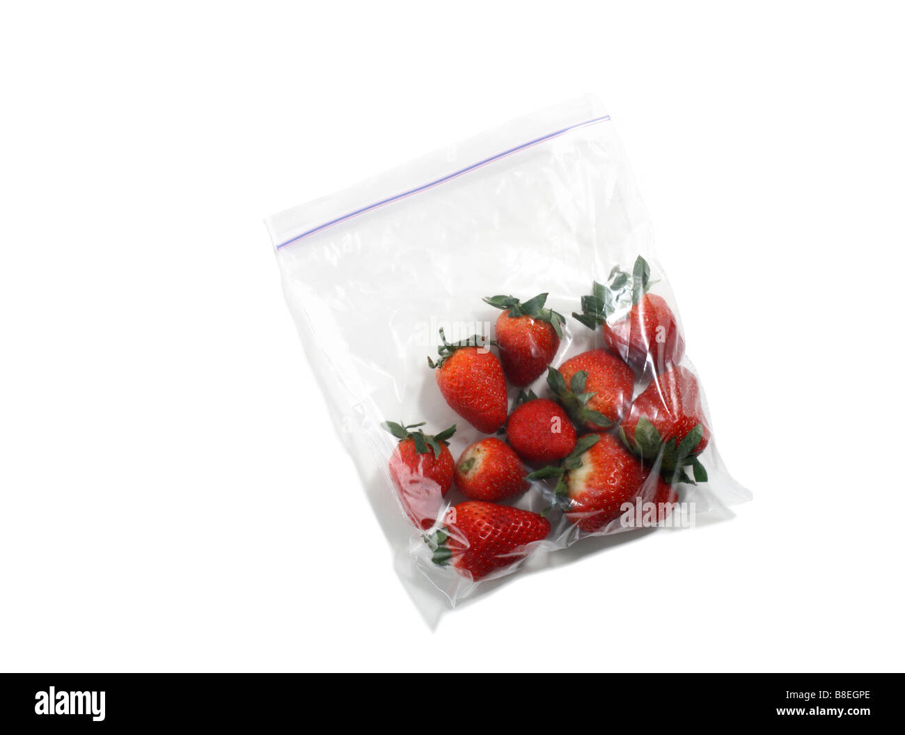Klare Plastiktüte Bio rote Erdbeeren Stockfoto