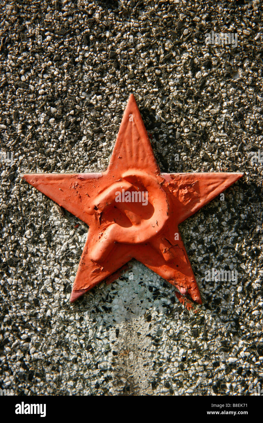 Sowjetische Stern auf einem Friedhof Obelisk, Jüterbog, Deutschland Stockfoto