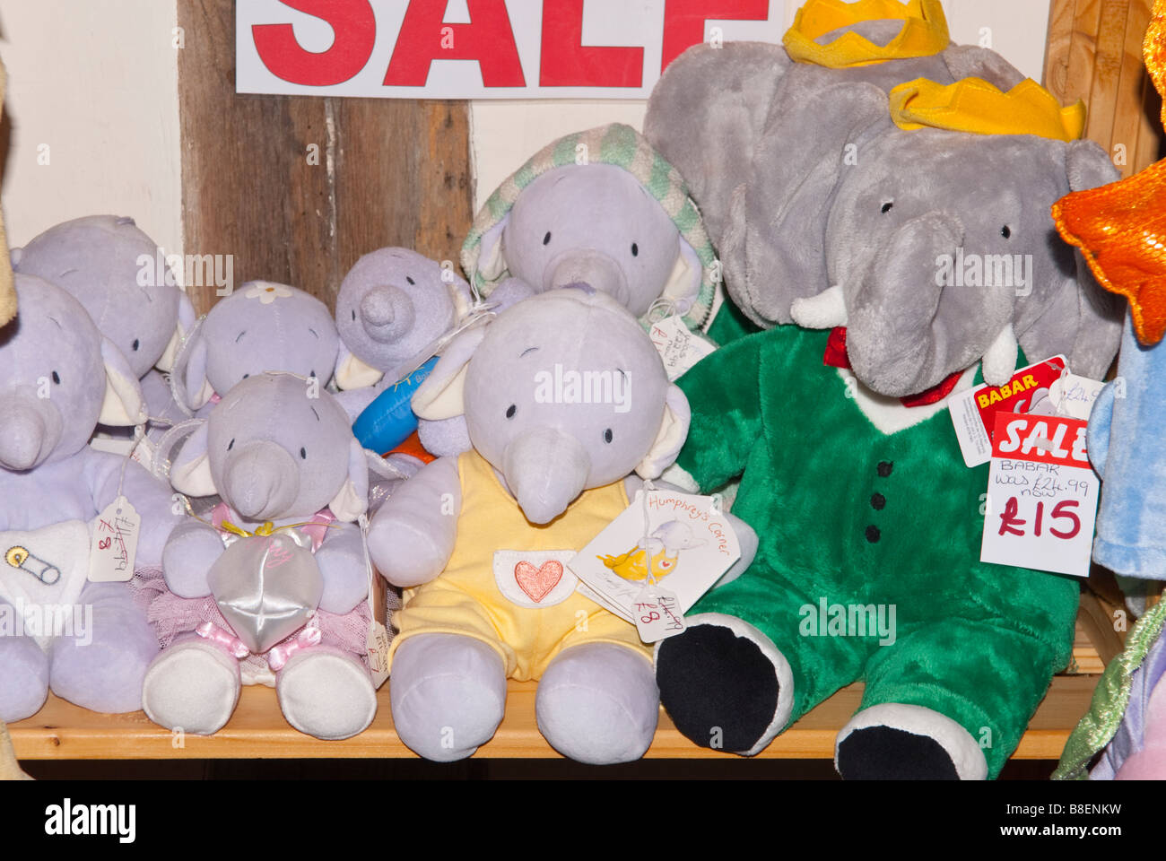 Babar und Humphrey's Corner Elefanten zum Verkauf in einen uk-Shop-Shop Spielzeug Stockfoto