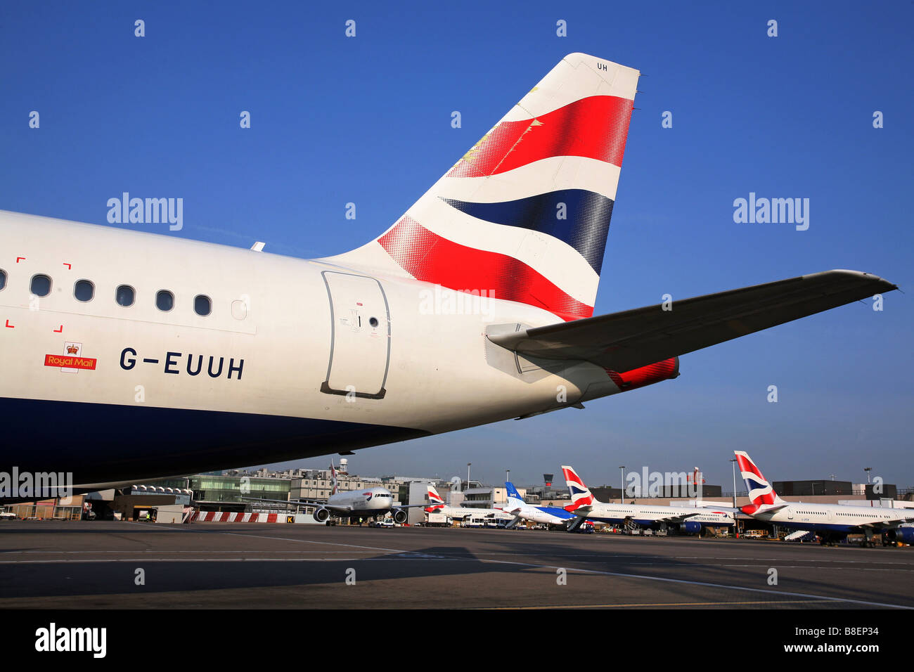 Ein Flugzeug-Endstück mit Logo von British Airways, Heathrow, London, Großbritannien Stockfoto