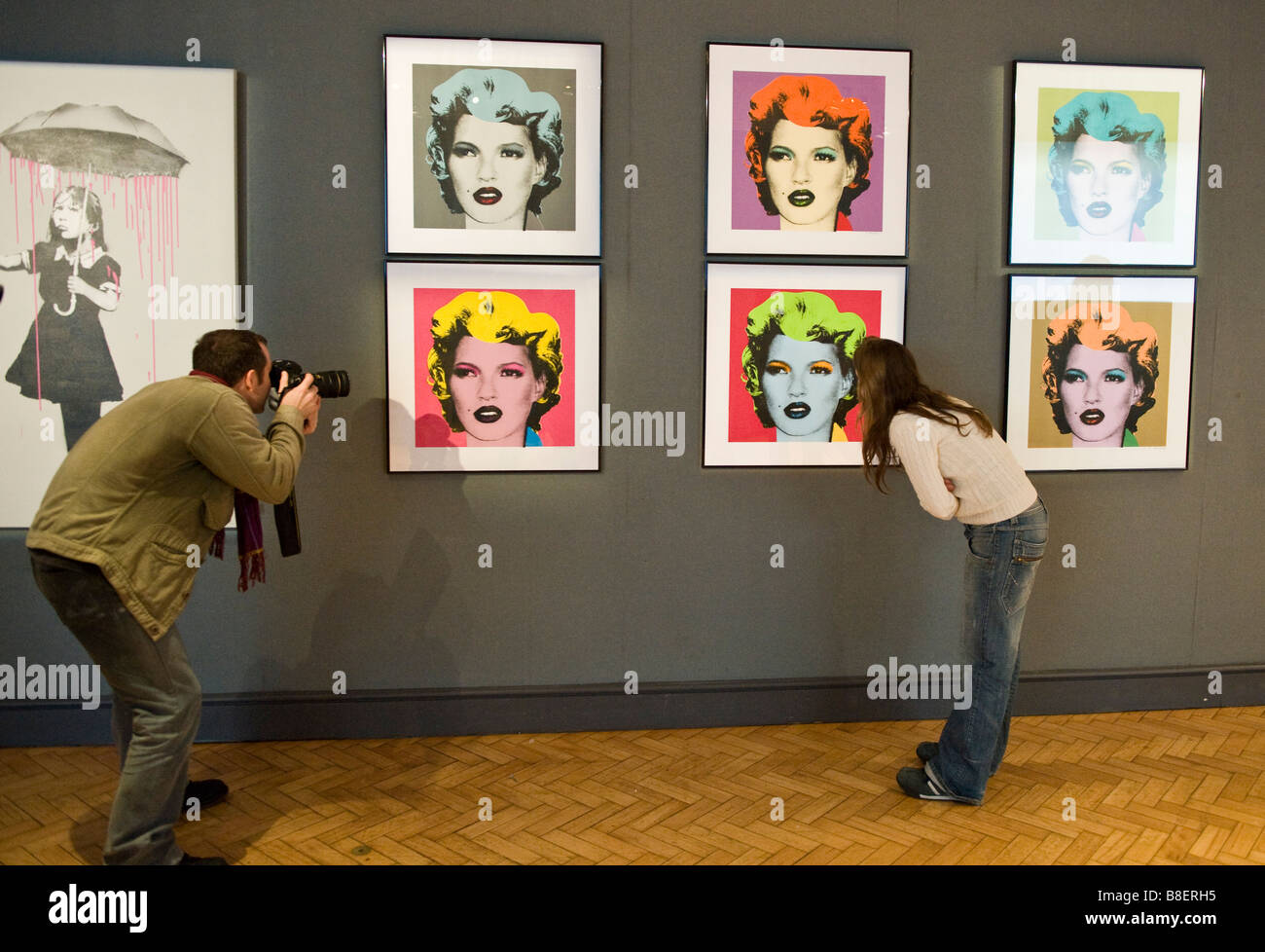 Sechs von Model Kate Moss vom Künstler Banksy druckt inspiriert von Andy Warhols ikonische Bild von Marilyn Monroe, Stockfoto