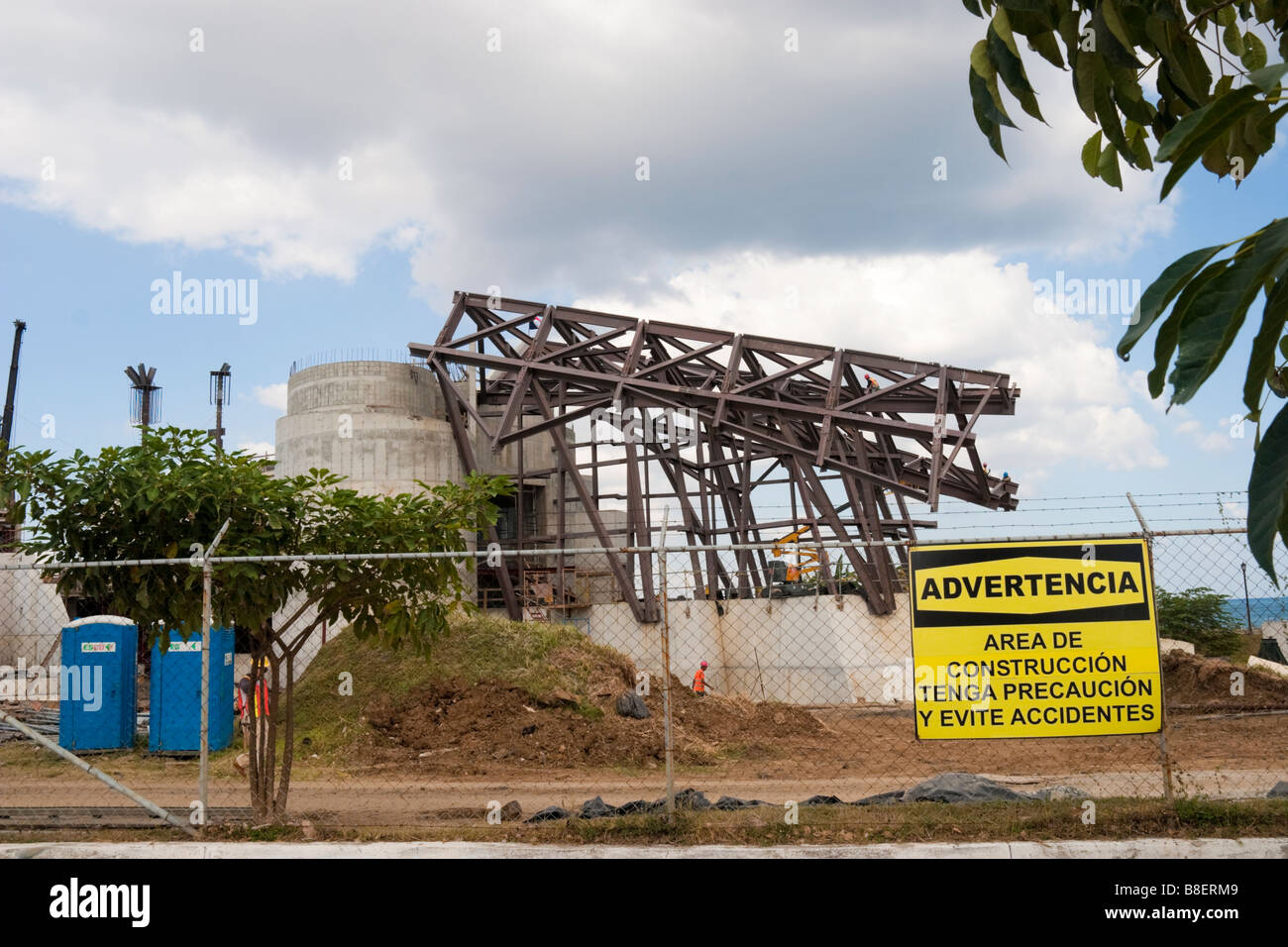 Panama-Brücke des Lebens Biodiversität Museum Baustelle. Amador Causeway, Panama City, Republik von Panama, Mittelamerika. Stockfoto