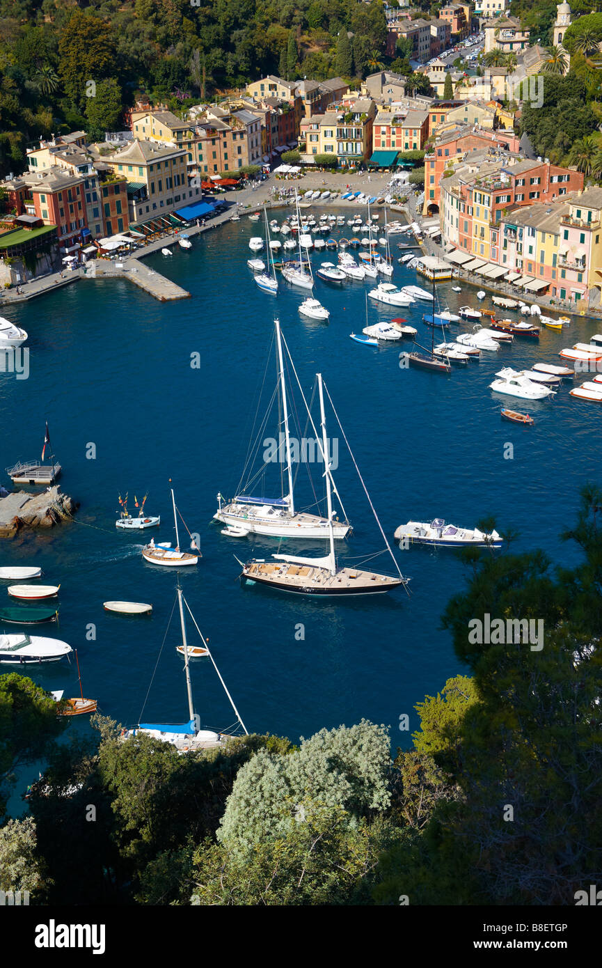 Portofino. modische Meer Fischerdorf für die wohlhabenden mit teuren Jachthafen. Italien Stockfoto