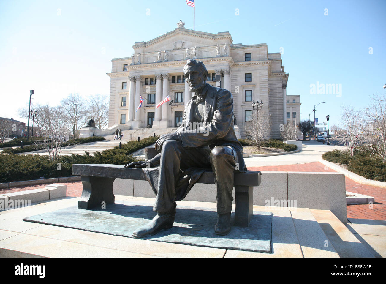 Bronze Statue von Präsident Abraham Lincoln vor Essex County Courthouse, Newark, New Jersey. USA Usa Amerika Amerikaner Stockfoto