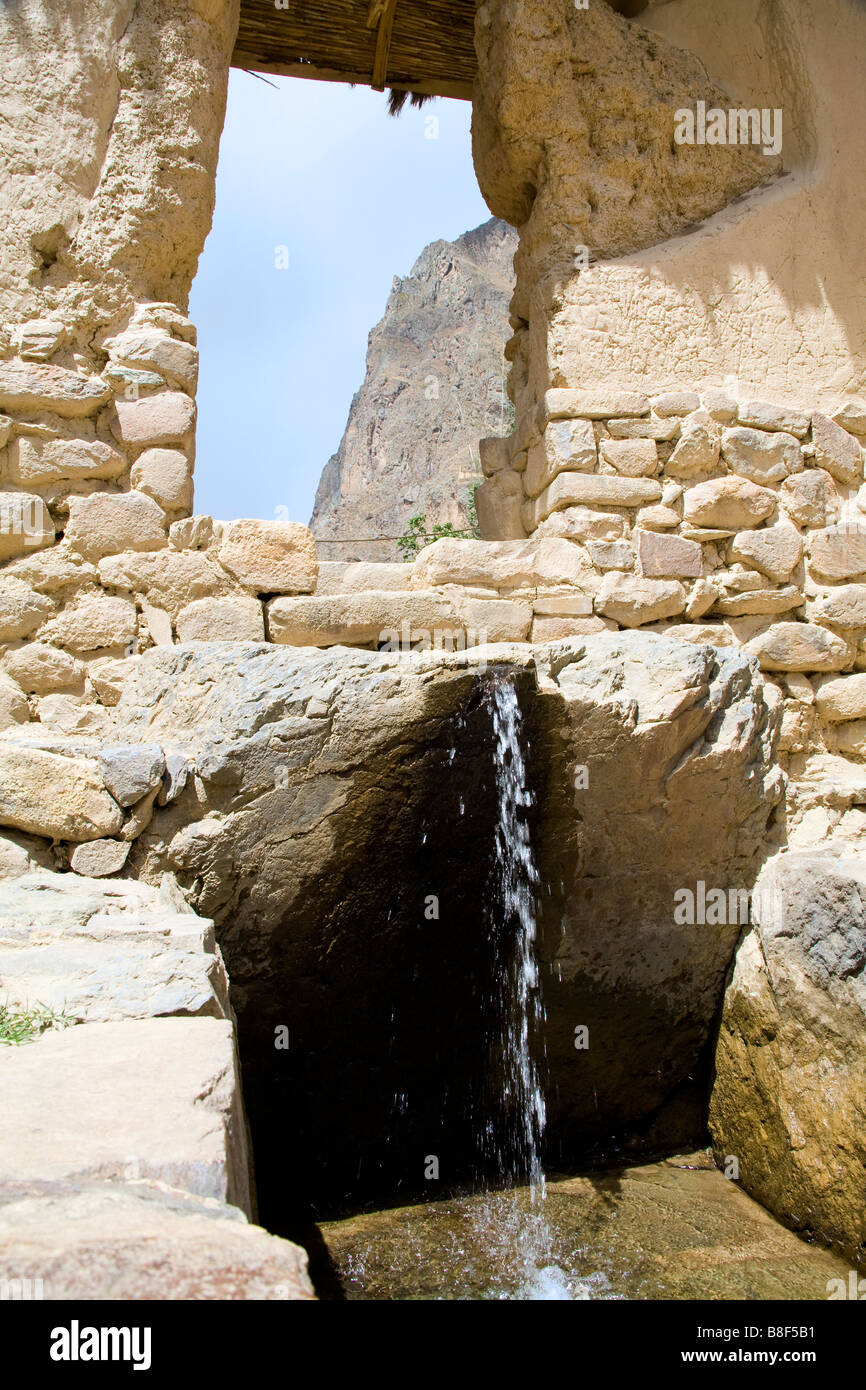 Die Inka-Verehrung des Wassers für die Winter-Sonnenwende. Ollantaytambo Peru. Stockfoto