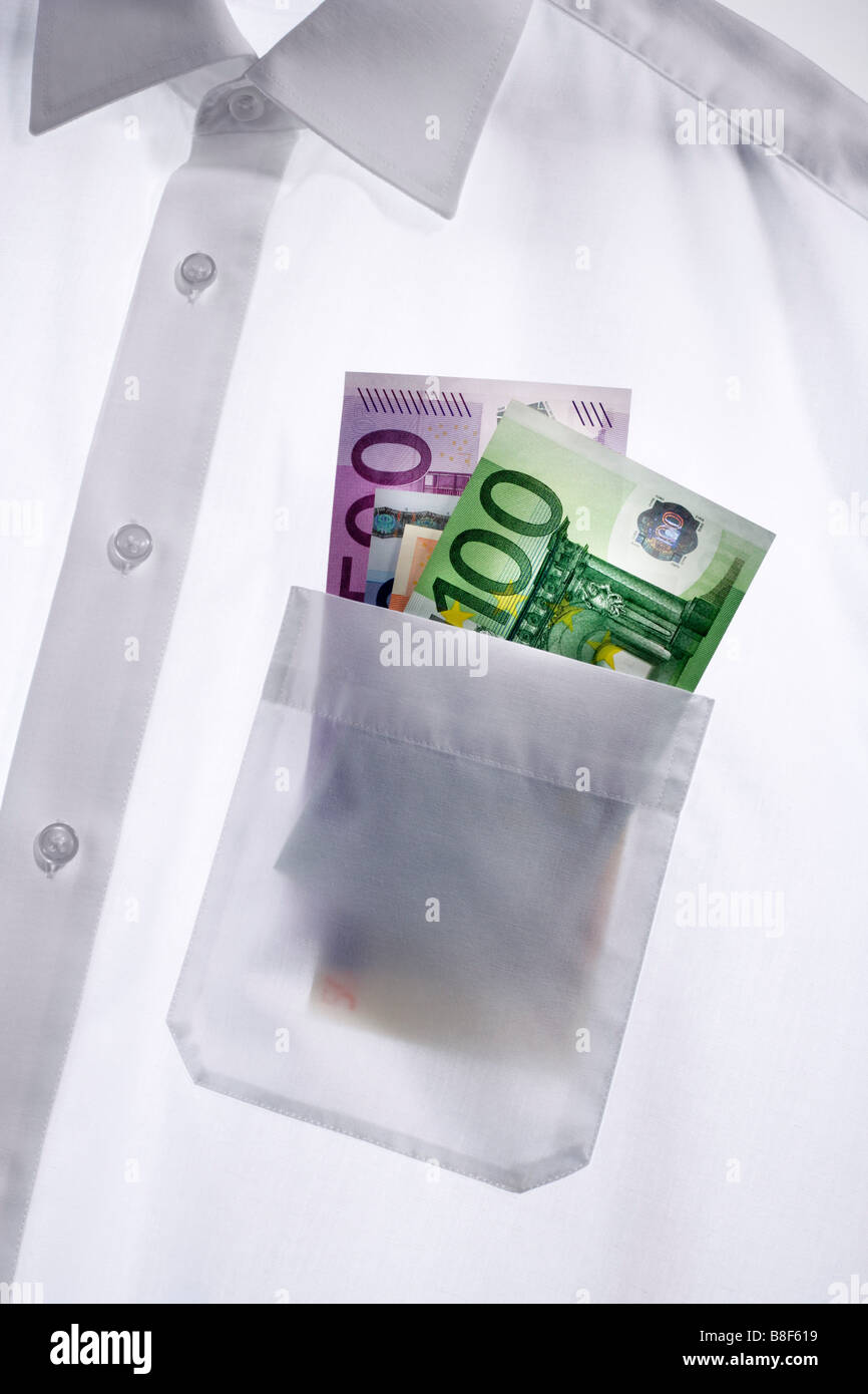 Weisses Herrenhemd Mit Euroscheinen in der Hemdtasche Stockfoto