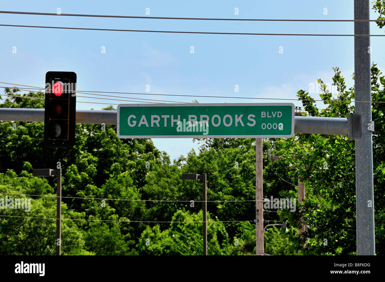 Ein Garth Brooks Straßenschild in seiner Heimatstadt von Yukon, Oklahoma USA Stockfoto