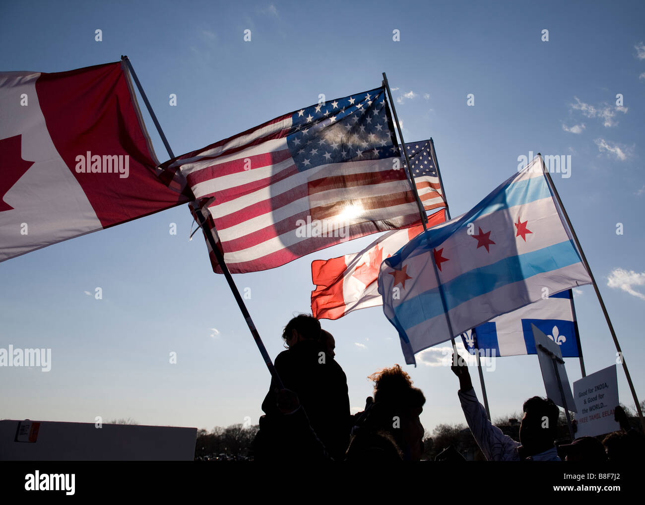 Flaggen auf der Protestkundgebung der tamilischen Bevölkerung in Washington, D.C. Stockfoto