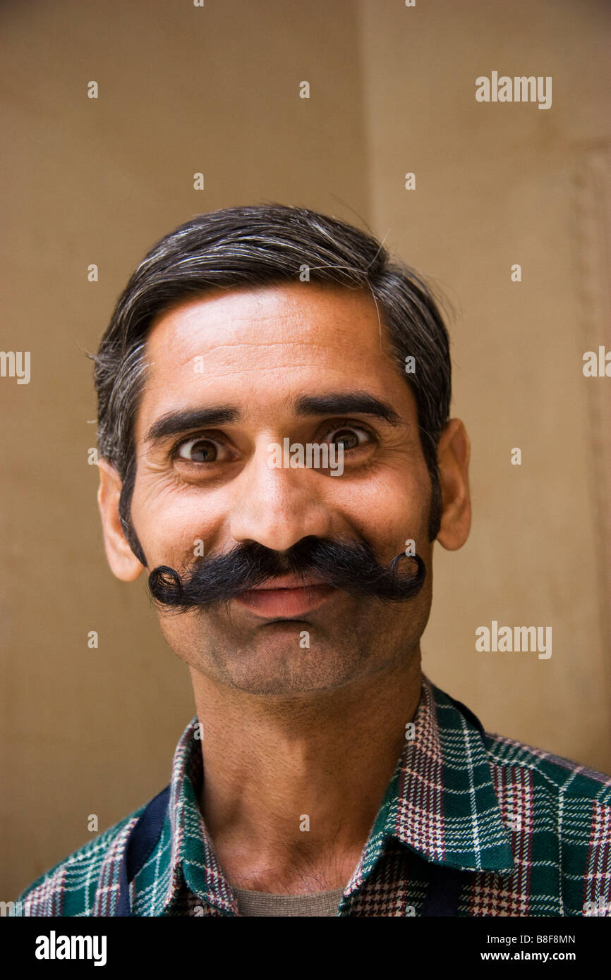 Indischer Mann mit großen Schnurrbart Jodhpur Rajasthan Indien Stockfoto