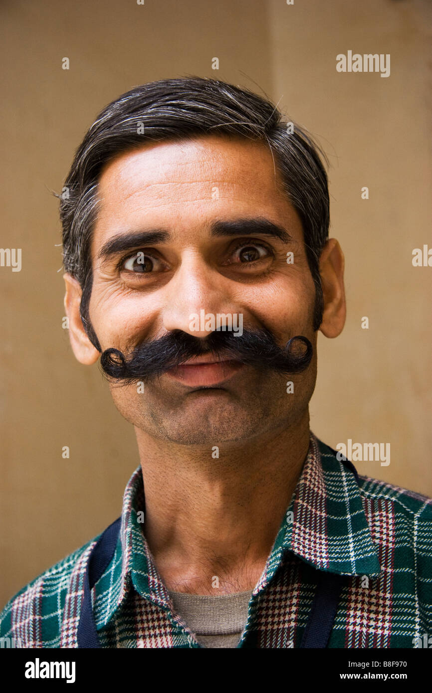 Indischer Mann mit großen Schnurrbart Jodhpur Rajasthan Indien Stockfoto