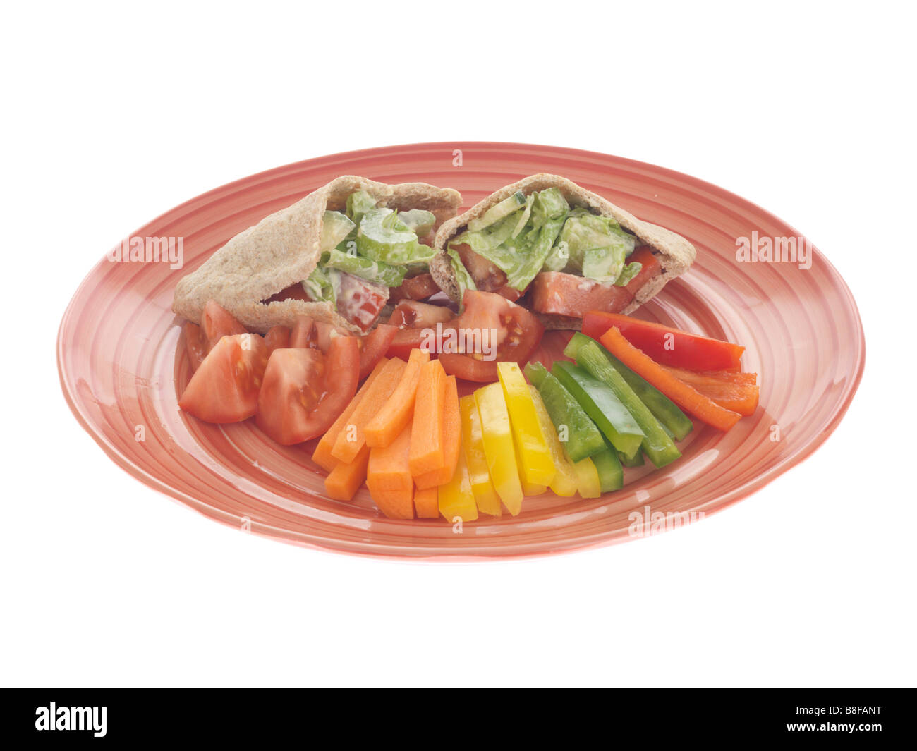 Fladenbrot gefüllt mit Salat Stockfoto