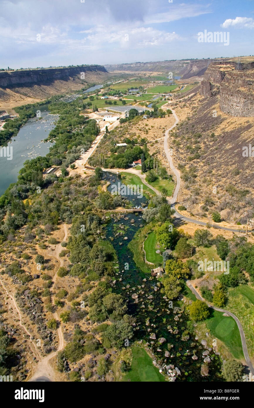 Luftaufnahme des Blue Lakes Country Club Golfplatz im Snake River Canyon an der Twin Falls Idaho USA Stockfoto