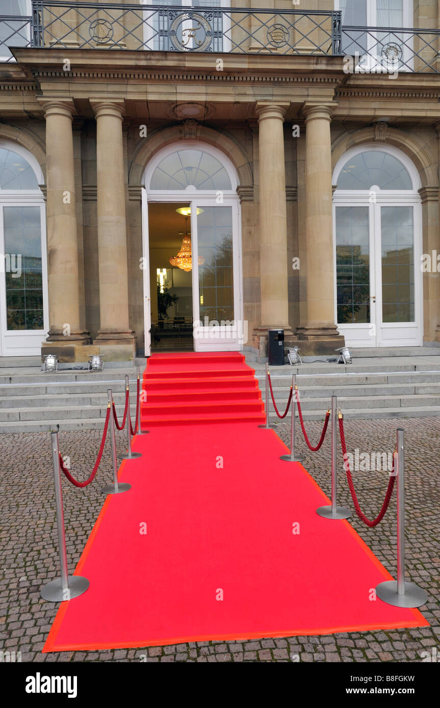 Roten Teppich vor Neues Schloss (New Palace), Stuttgart, Baden-Württemberg, Deutschland Stockfoto