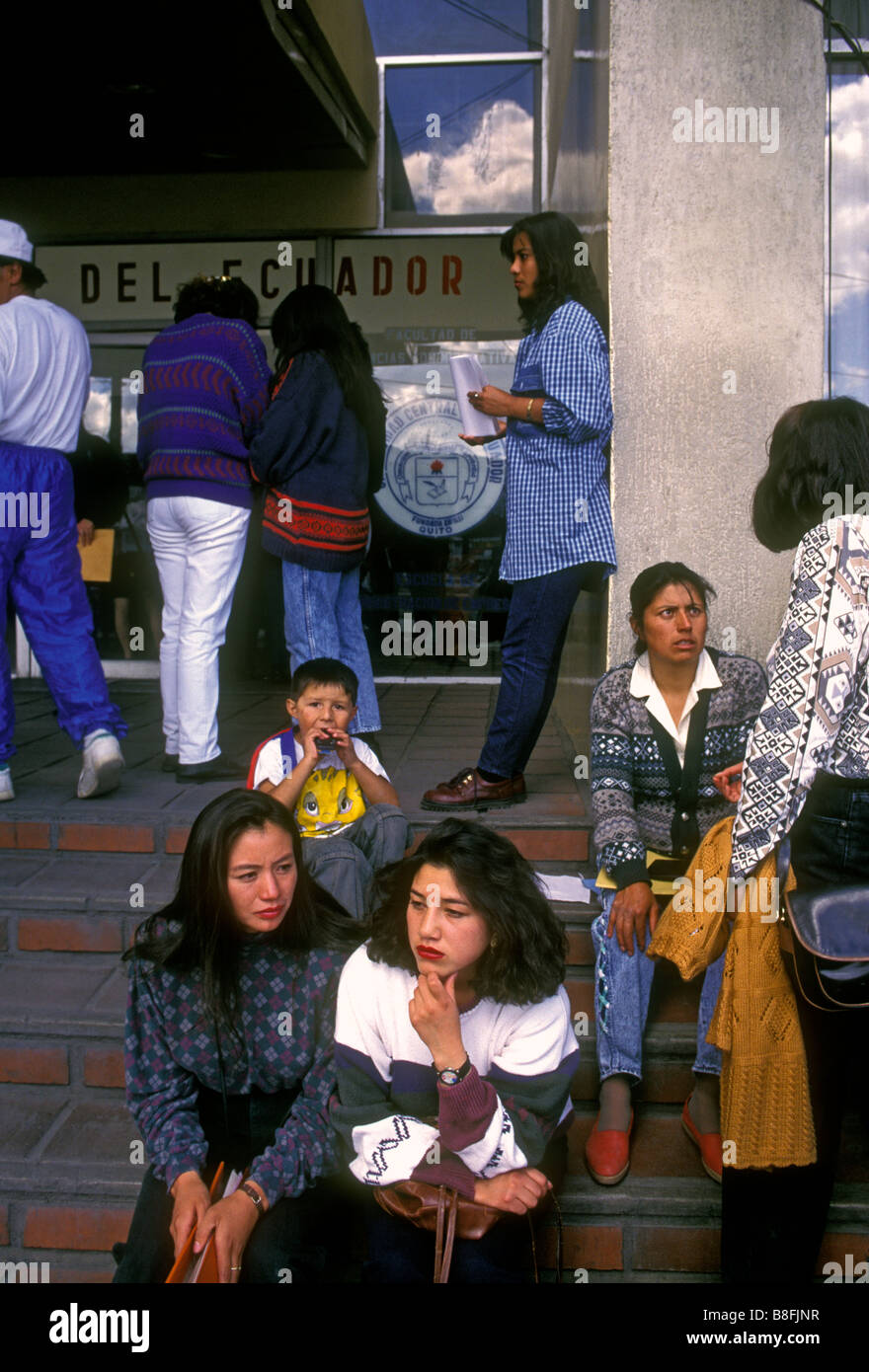 Ecuadorans, ecuadorianischen Schüler, Studenten auf dem Campus, Campus, Universität, in der Stadt von Quito, Quito, Provinz Pichincha, Ecuador, Südamerika Stockfoto