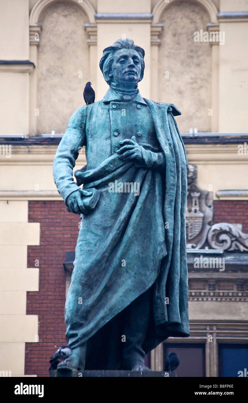 Statue von Adam Mickiewicz. Rynek Glowny, Krakau, Polen Stockfoto